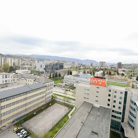 Apartment Dvor Center